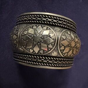 Vintage Cuff Bracelet Silver Tone Sudha Style Geometric Design Boho